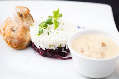 pilavlı tavuk göğsü