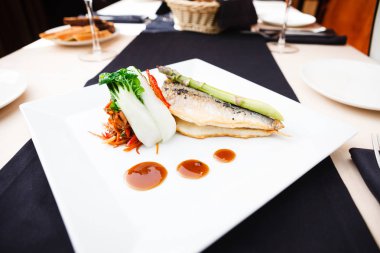 Sebzeli çipura balık