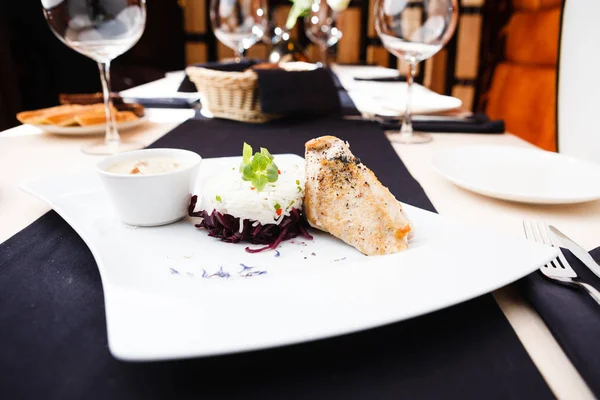 pilavlı tavuk göğsü