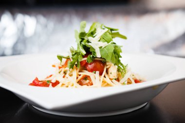 Klasik tavuk makarna