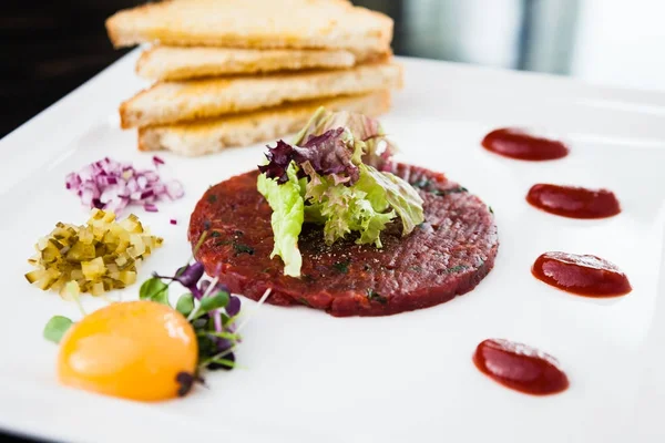 Classic steak tartare — Stock Photo, Image