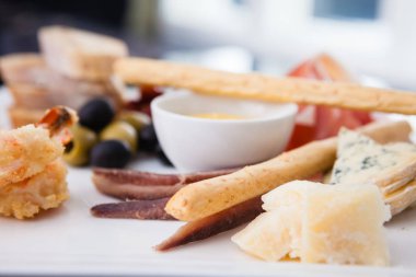 Jambon ile tapas tabağı