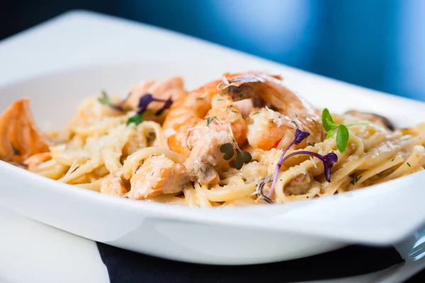 Creamy seafood pasta — Stock Photo, Image