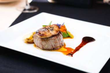 Patates ile Dana fileto