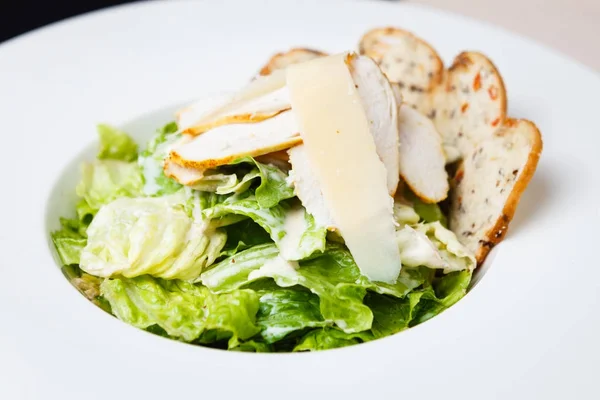 Classic Caesar salad — Stock Photo, Image