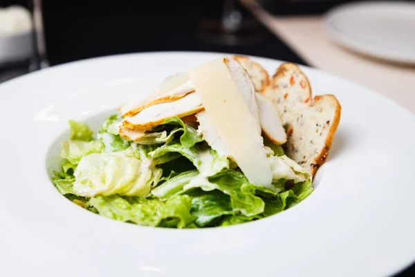 Klassieke Caesar salade — Stockfoto