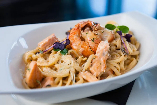 Creamy seafood pasta — Stock Photo, Image