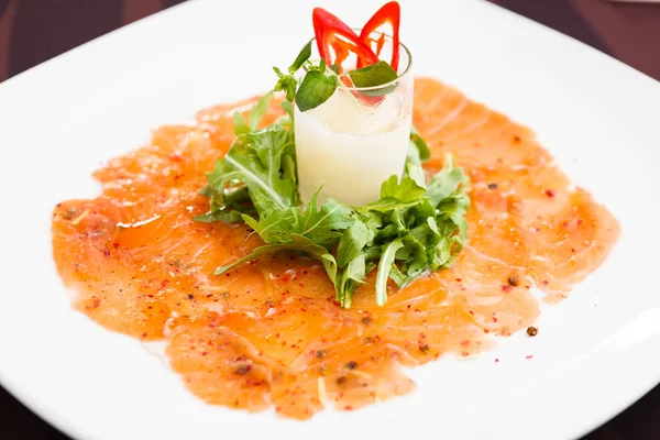 Aperitivo de carpaccio de salmão — Fotografia de Stock