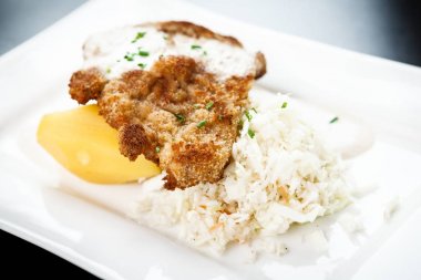 Geleneksel Viyana şnitzel