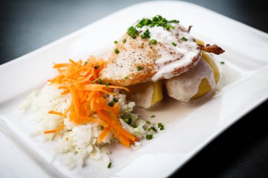 Krem peynirli tavuk dolması