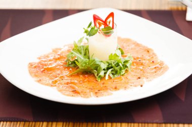 Somon carpaccio meze