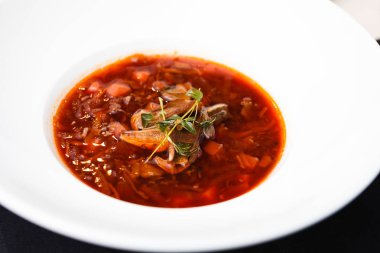 Borsch kırmızı pancar çorbası
