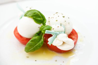 Mozarella peynir domates ile