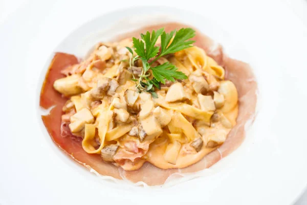 Pasta with mushrooms — Stock Photo, Image