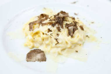 Taglolini makarna mantar ile