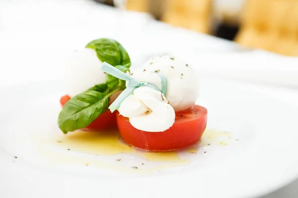Queijo Mozarella com tomates — Fotografia de Stock
