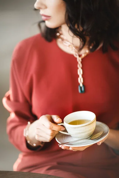 Young business lady with luxury accessories in cafe — Φωτογραφία Αρχείου