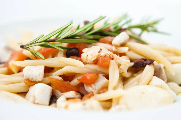 Pasta with sea bream served on a plate — 图库照片