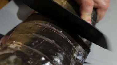 Kadınlara yaklaşmak balıkları korkutur.