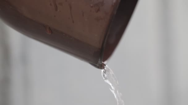 Água Flui Tubo Água Chuva Que Flui Tubo Drenagem Closeup — Vídeo de Stock