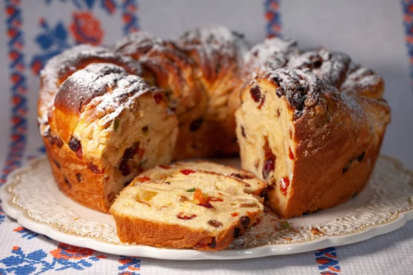 Lezzetli paskalya pastası. Paskalya pastası. Kulich keki. Geleneksel babka. Kutlama için pasta. Paskalya Fırını konsepti 
