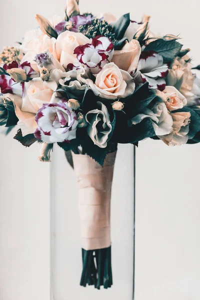 Prachtig Boeket Bruidsboeket Bloemen Van Bruid Huwelijksdag — Stockfoto