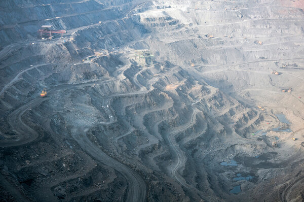 железорудный карьер
