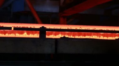 Erimiş çelik döküm ve Metalurji Works'teki haddelenmiş çelik üretimi