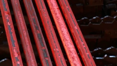 Erimiş çelik döküm ve Metalurji Works'teki haddelenmiş çelik üretimi