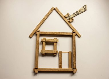 Bir beyaz çocuk ahşap tuğla yapılmış ev 