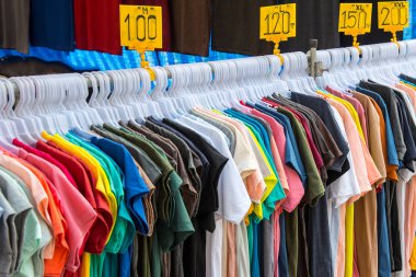 t shirt bez askıları satırdaki Tarih