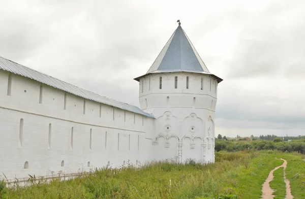 Крепость Спасо-Прилукского монастыря . — стоковое фото