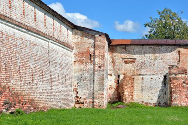 Kirillo Belozersky Manastırı güne göre kale duvarına.