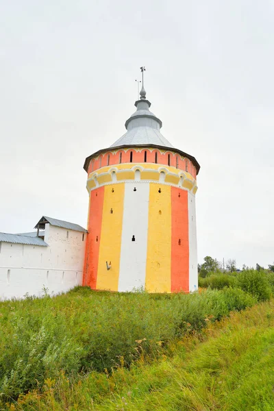 Twierdza tower Zbawiciela Priluki klasztor. — Zdjęcie stockowe