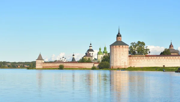 Kirillo-Belozersky monastery at evening. — Stock Photo, Image