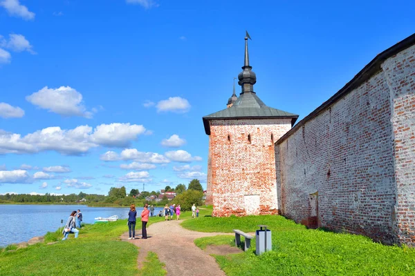 Festungsmauer des Kirillo-Belozersky-Klosters. — Stockfoto