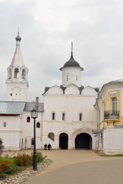 Kilise yükseliş ve çan kulesi.