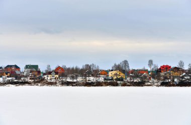 Neva Nehri St. Petersburg eteklerinde.