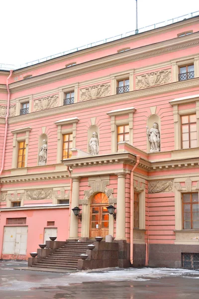 Η Κάστρο Mikhailovsky που βρίσκεται. — Φωτογραφία Αρχείου