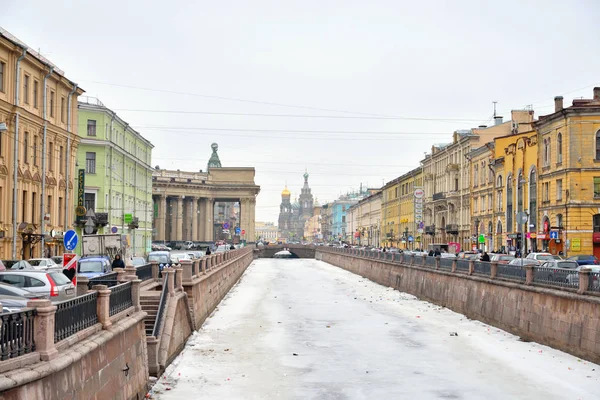 Zobacz kanał Gribojedowa w Sankt Petersburgu. — Zdjęcie stockowe