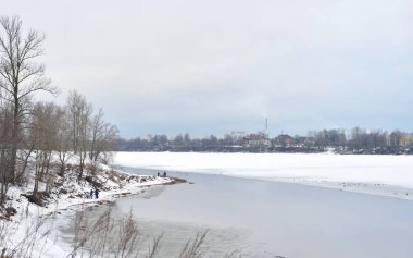 Neva Nehri St. Petersburg eteklerinde.