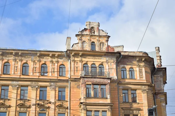 Antiguo edificio, San Petersburgo . — Foto de Stock