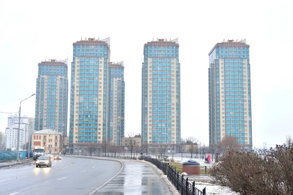 Ουρανοξύστες στέγαση συγκρότημα Rechnoy. — Φωτογραφία Αρχείου