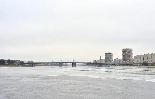 Volodarsky Bridge uygulamasında St.Petersburg. — Stok fotoğraf