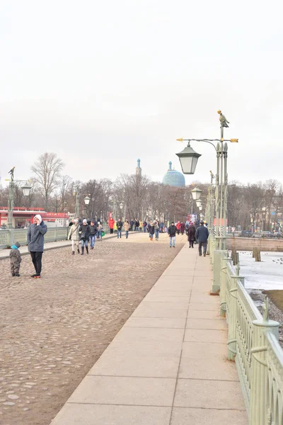 Ioannovskijs bro i Sankt Petersburg. — Stockfoto