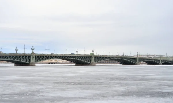 Trinity Bridge and Neva River. — Stock Photo, Image