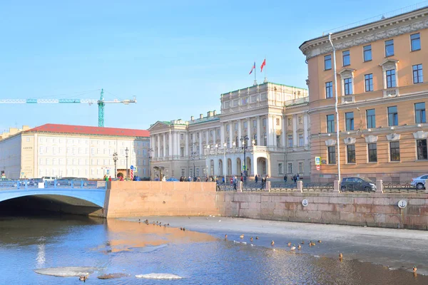 Banvallen av floden Moyka. — Stockfoto