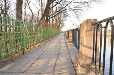 st.petersburg yaz bahçede.