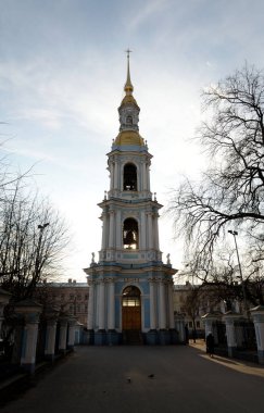 St. Petersburg St Nicholas Katedrali çan kulesi silüeti.