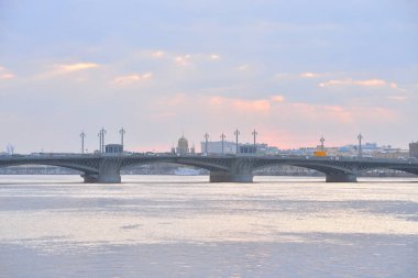 Duyuru Köprüsü'nde Günbatımı.